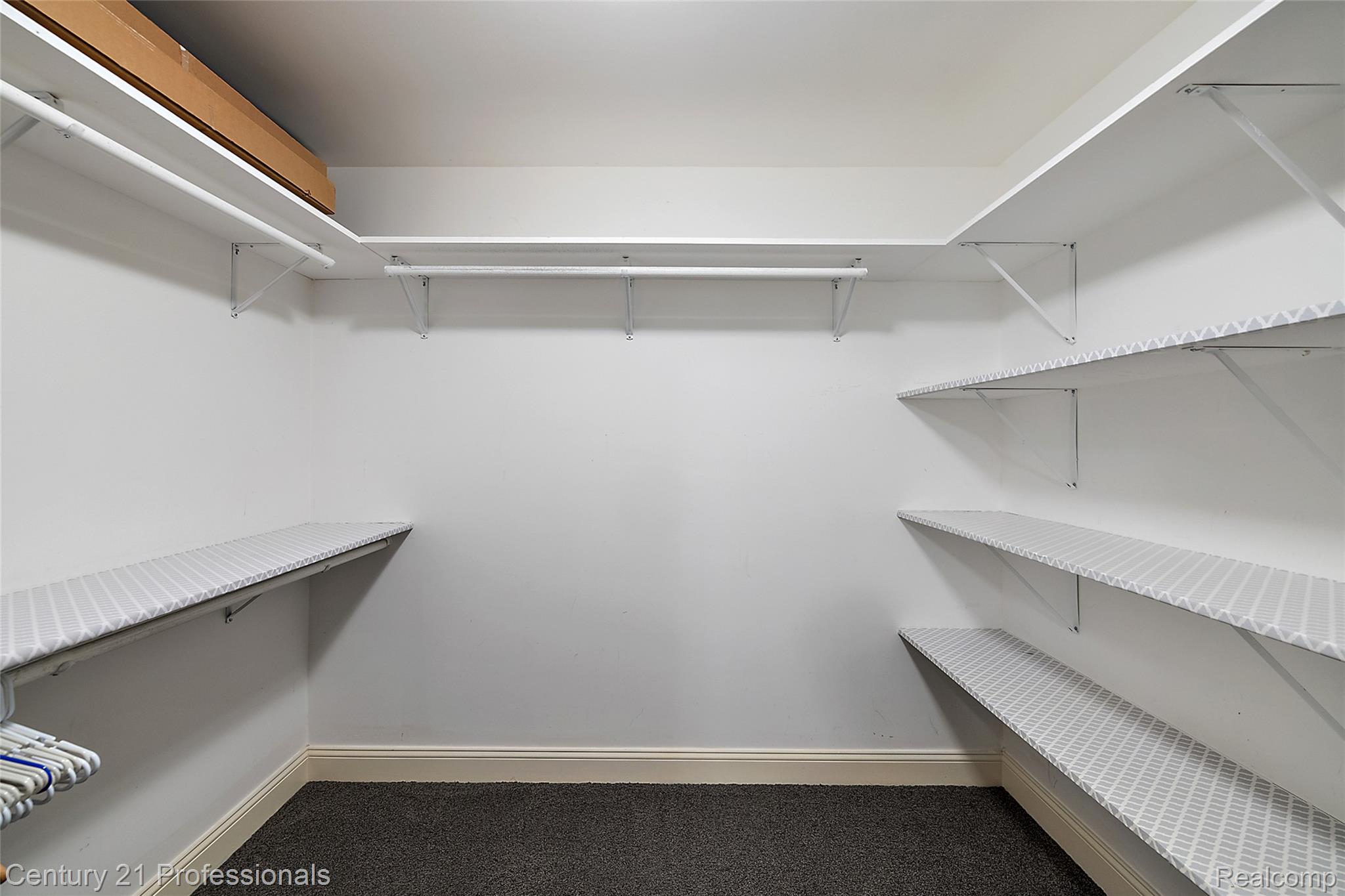 1181 Iroquois Trail