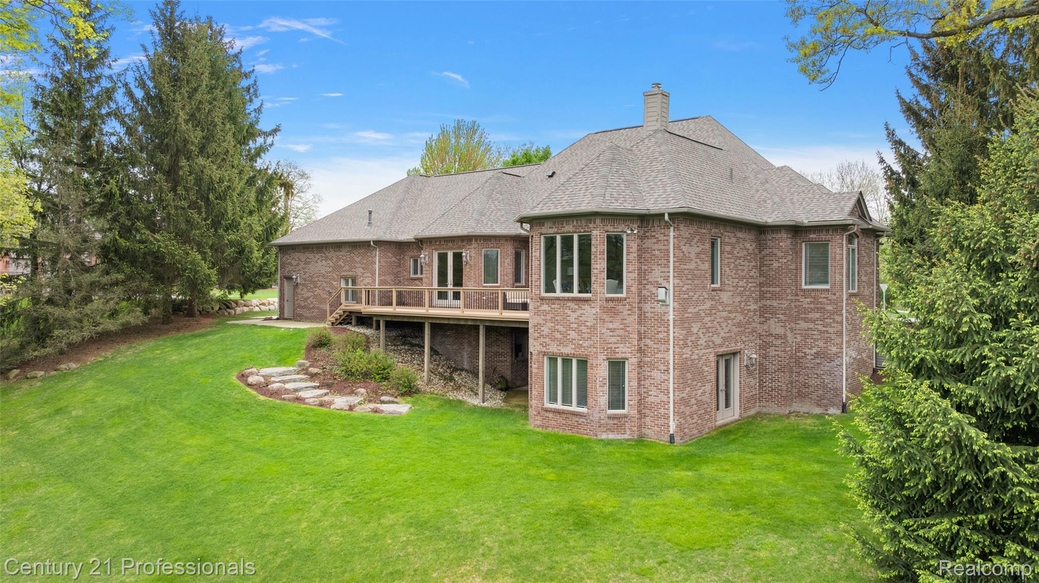 1181 Iroquois Trail
