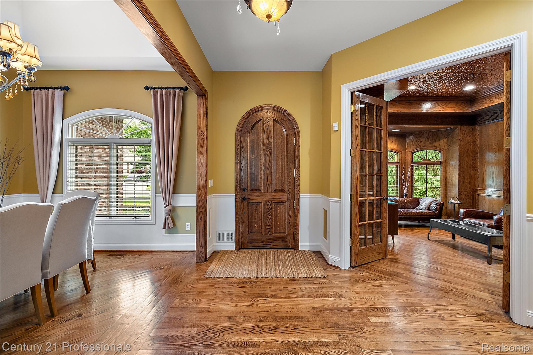 1181 Iroquois Trail