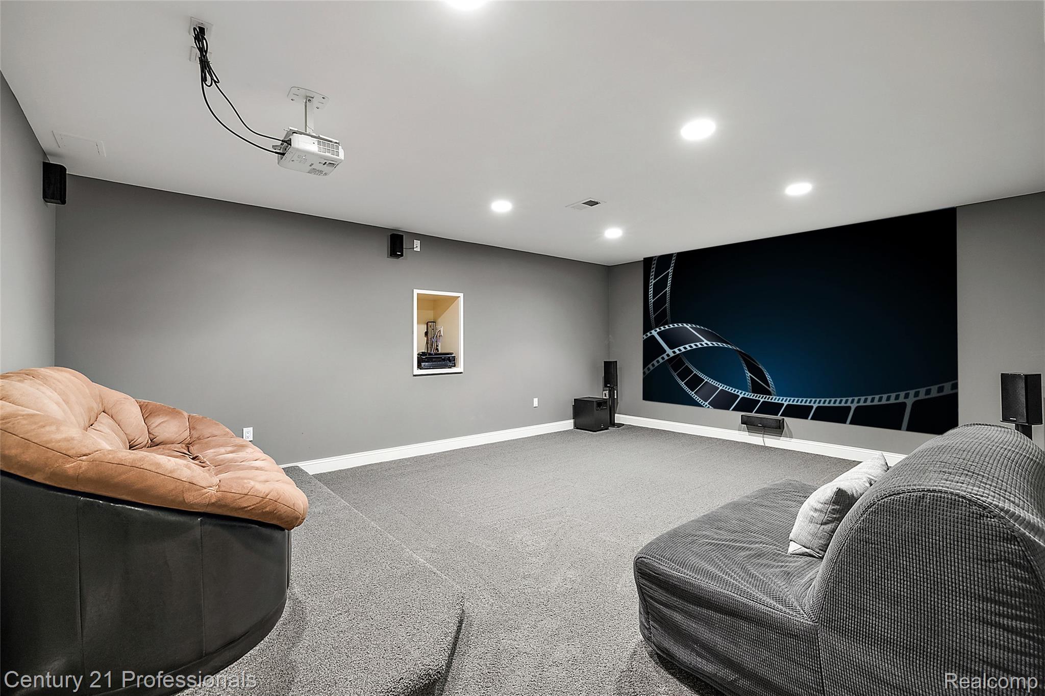 1181 Iroquois Trail