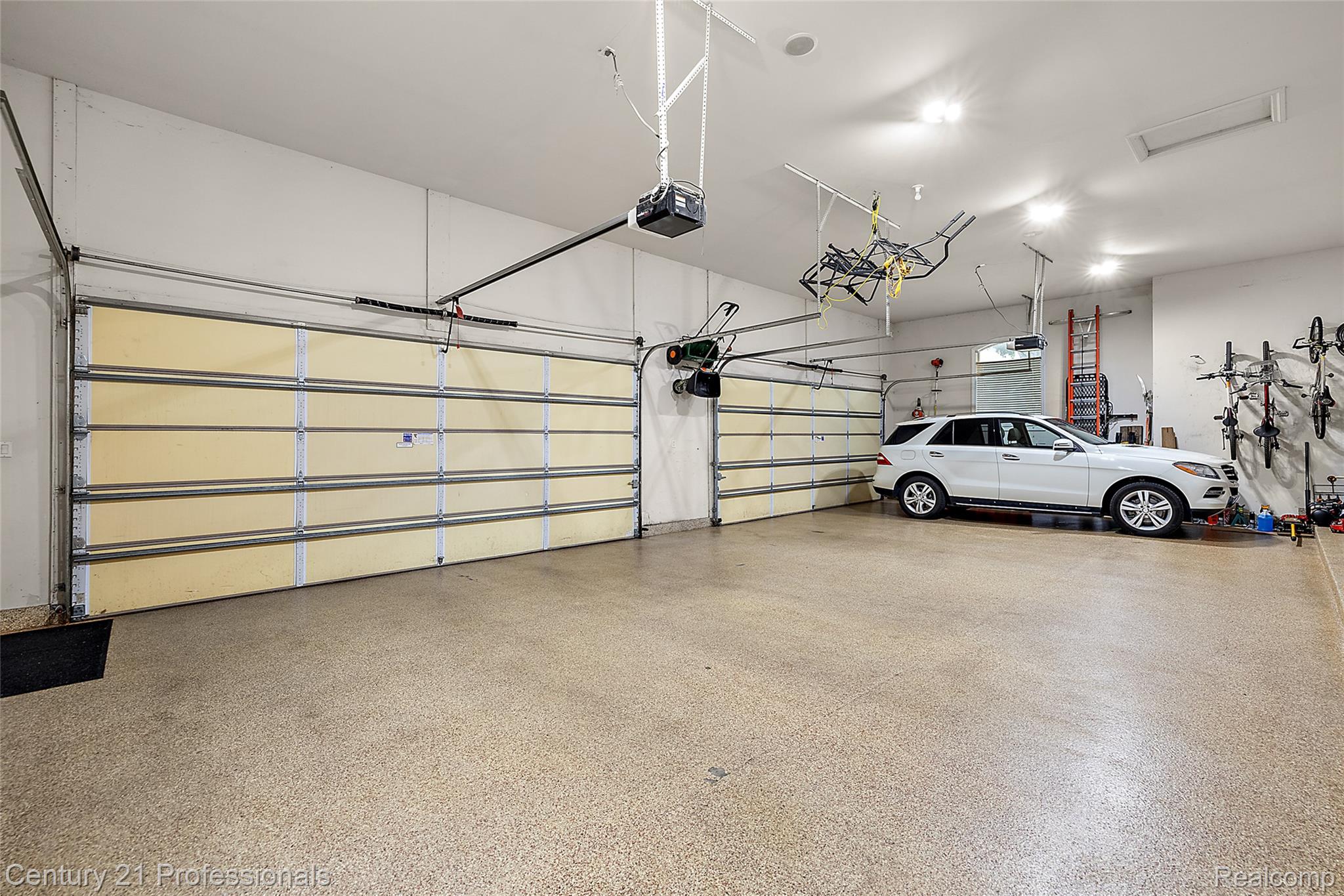 1181 Iroquois Trail