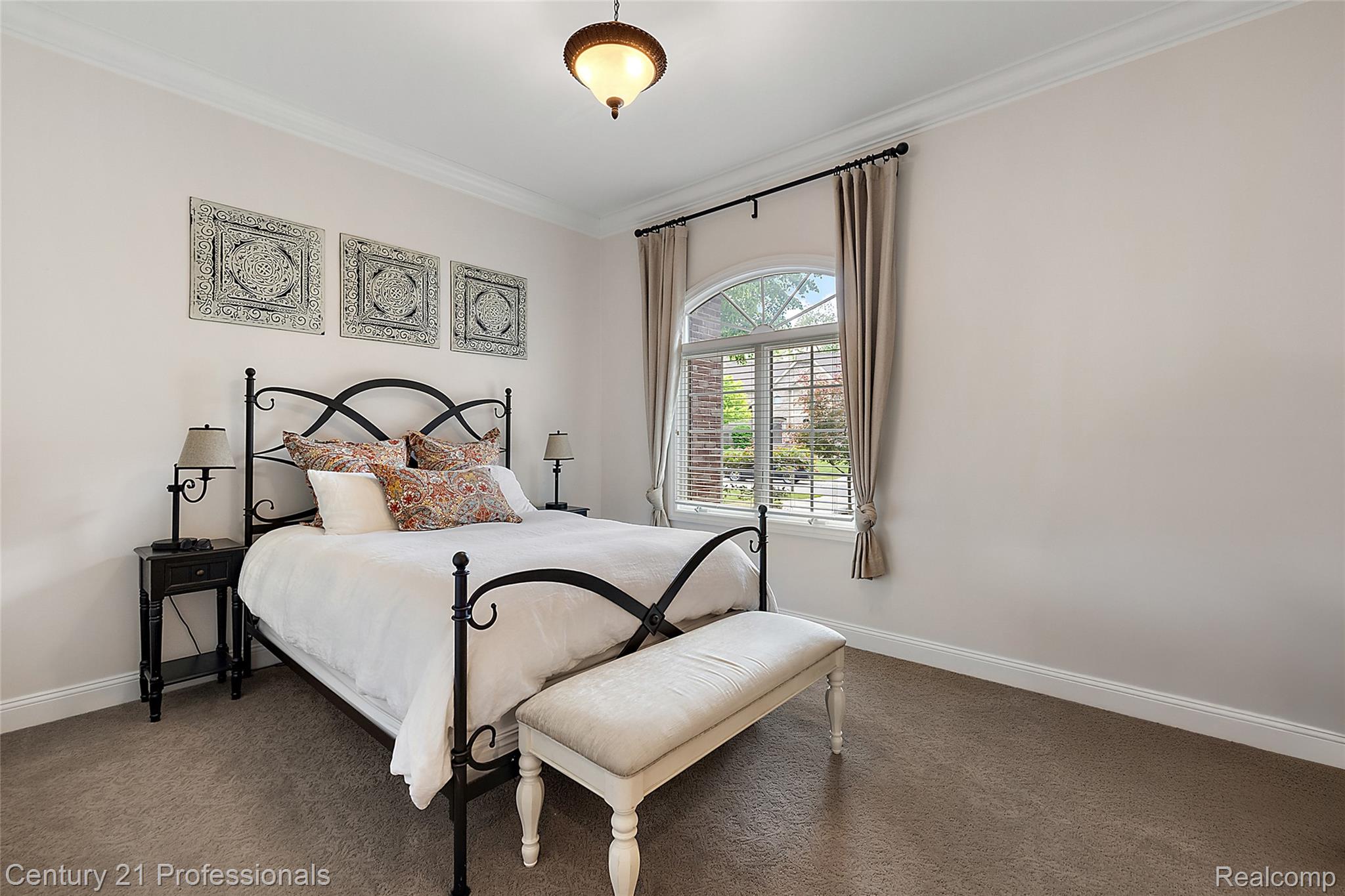 1181 Iroquois Trail