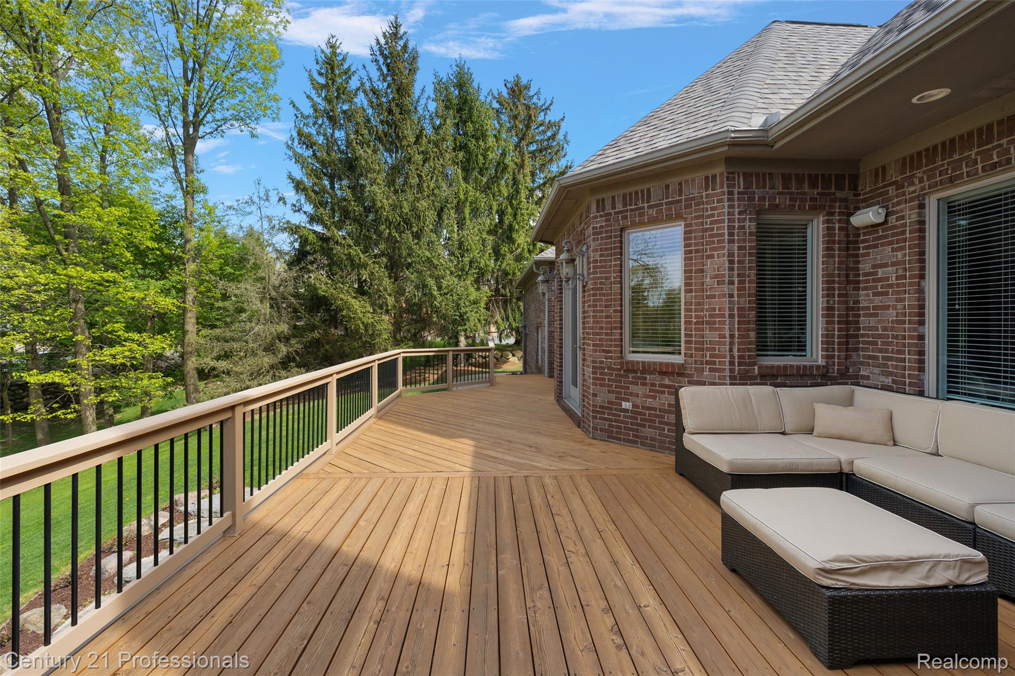 1181 Iroquois Trail