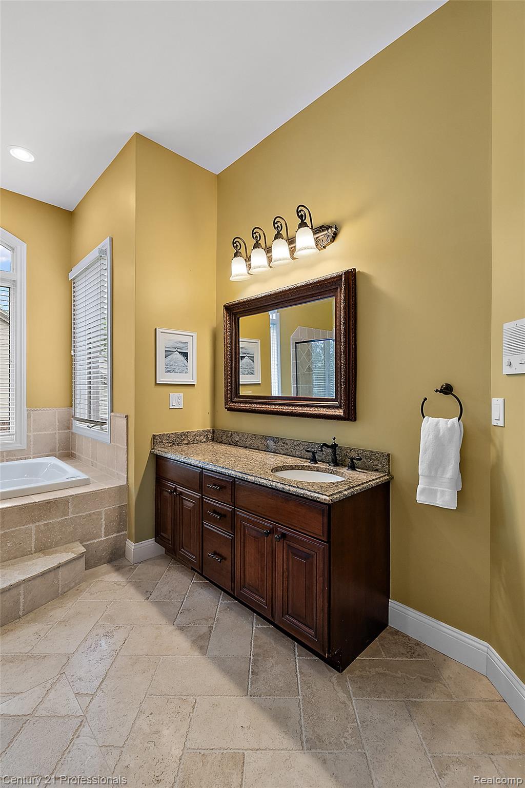 1181 Iroquois Trail