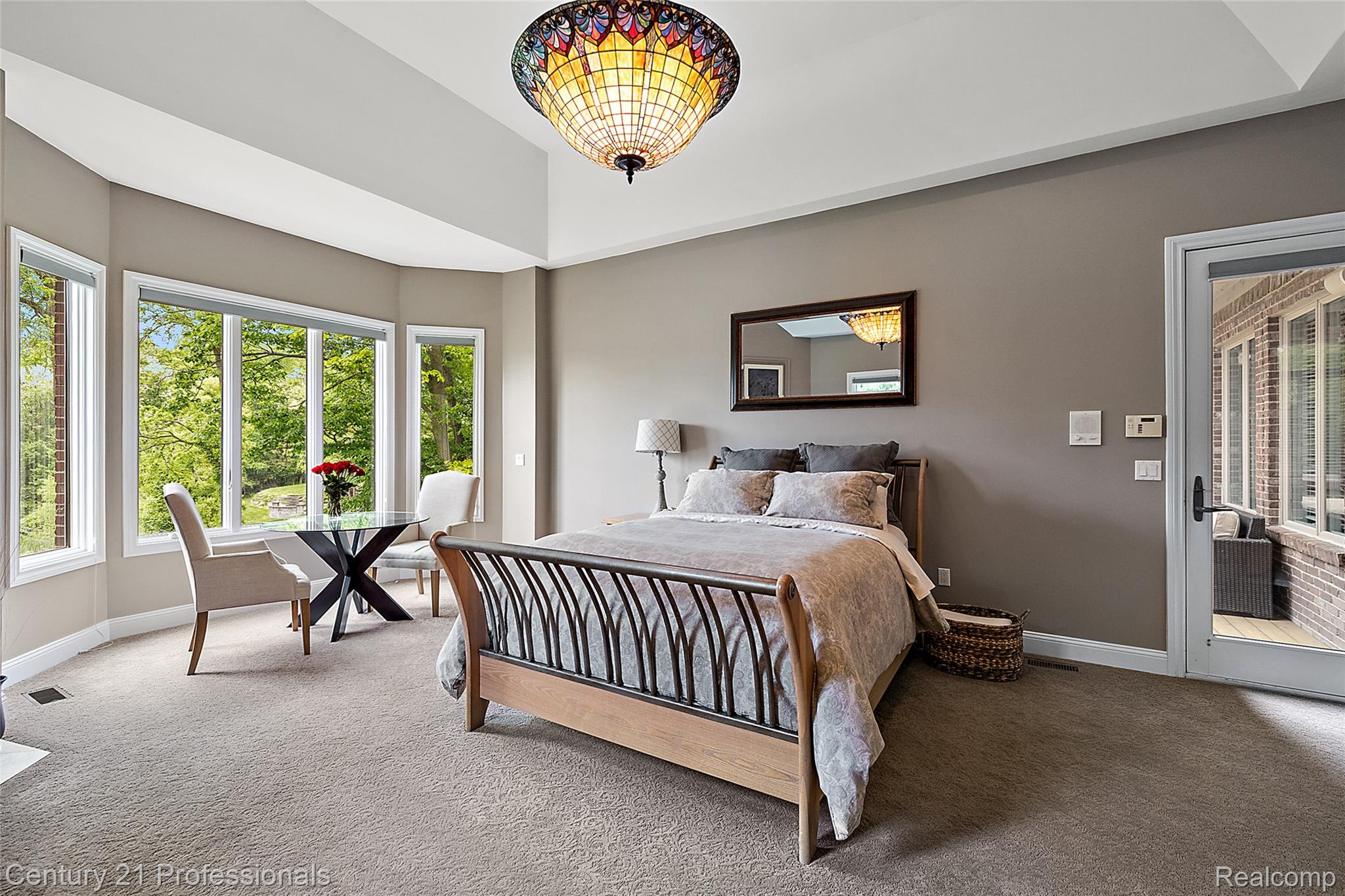 1181 Iroquois Trail