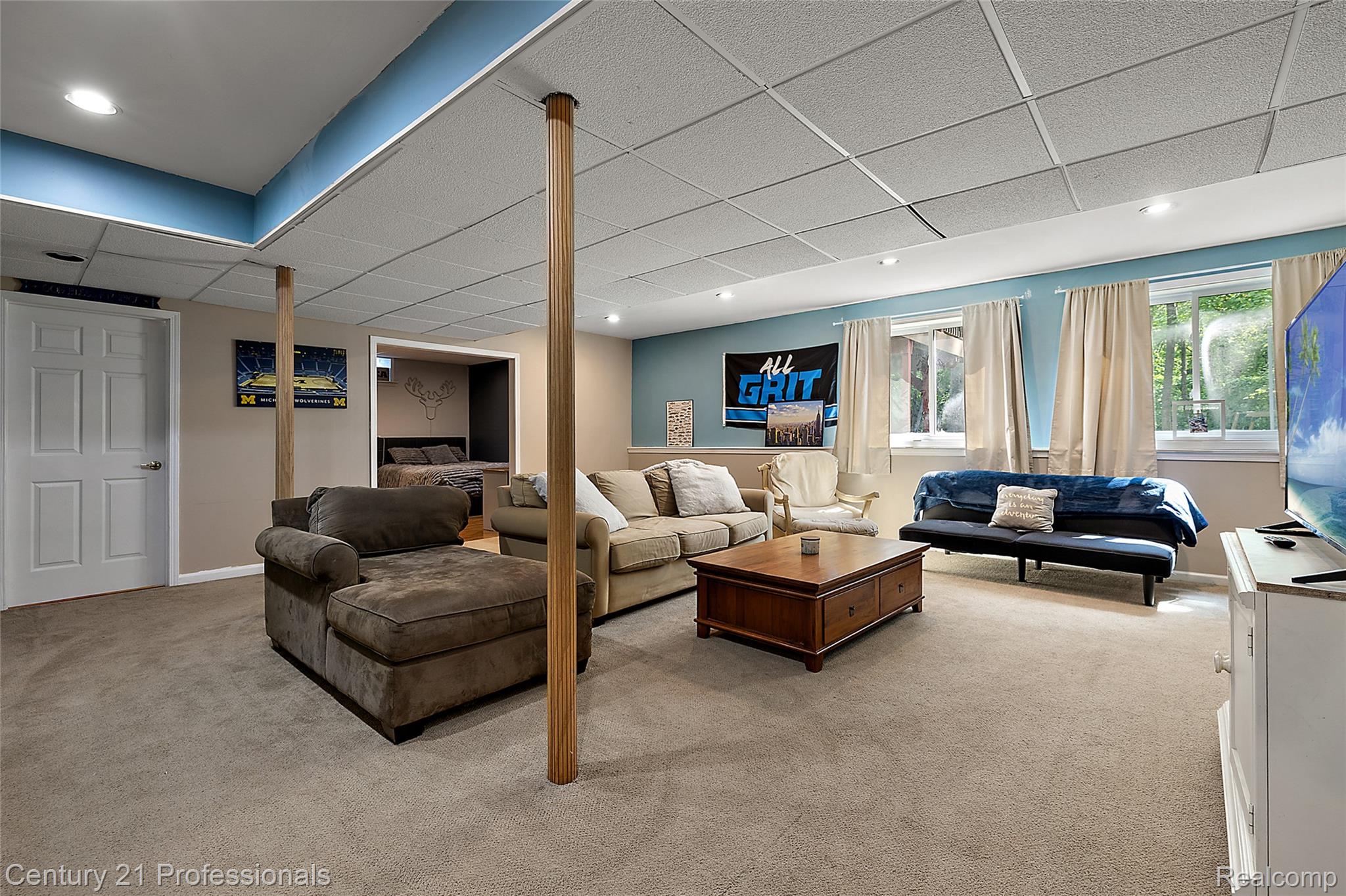 7363 Oakstone Drive