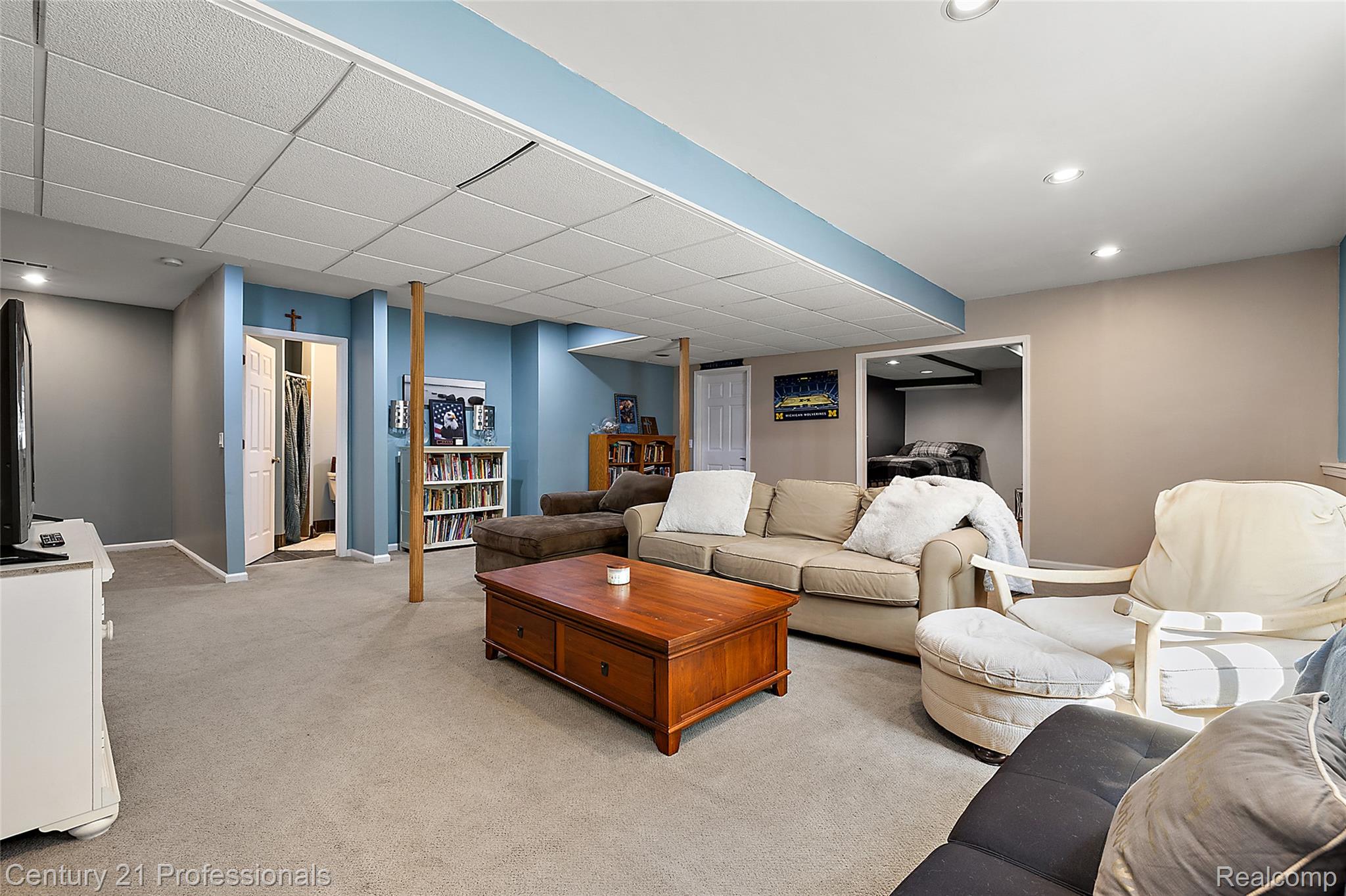 7363 Oakstone Drive