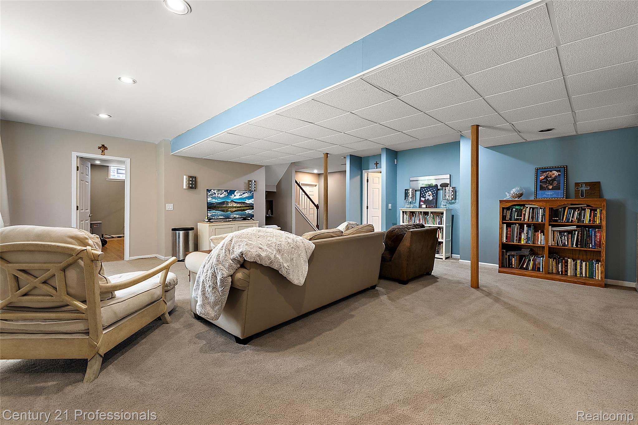 7363 Oakstone Drive