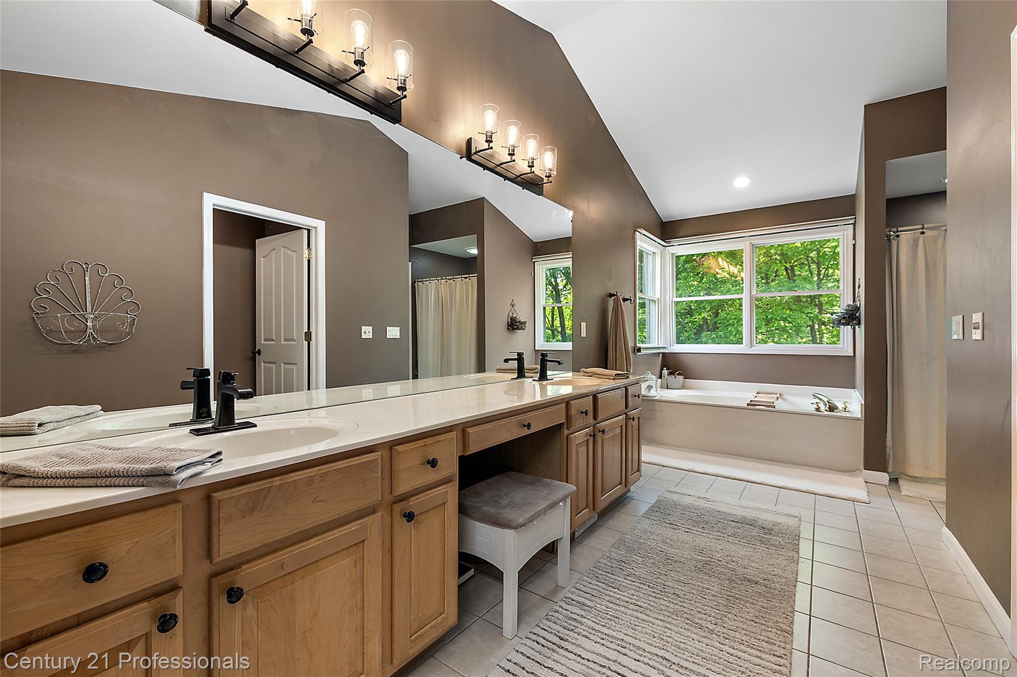 7363 Oakstone Drive