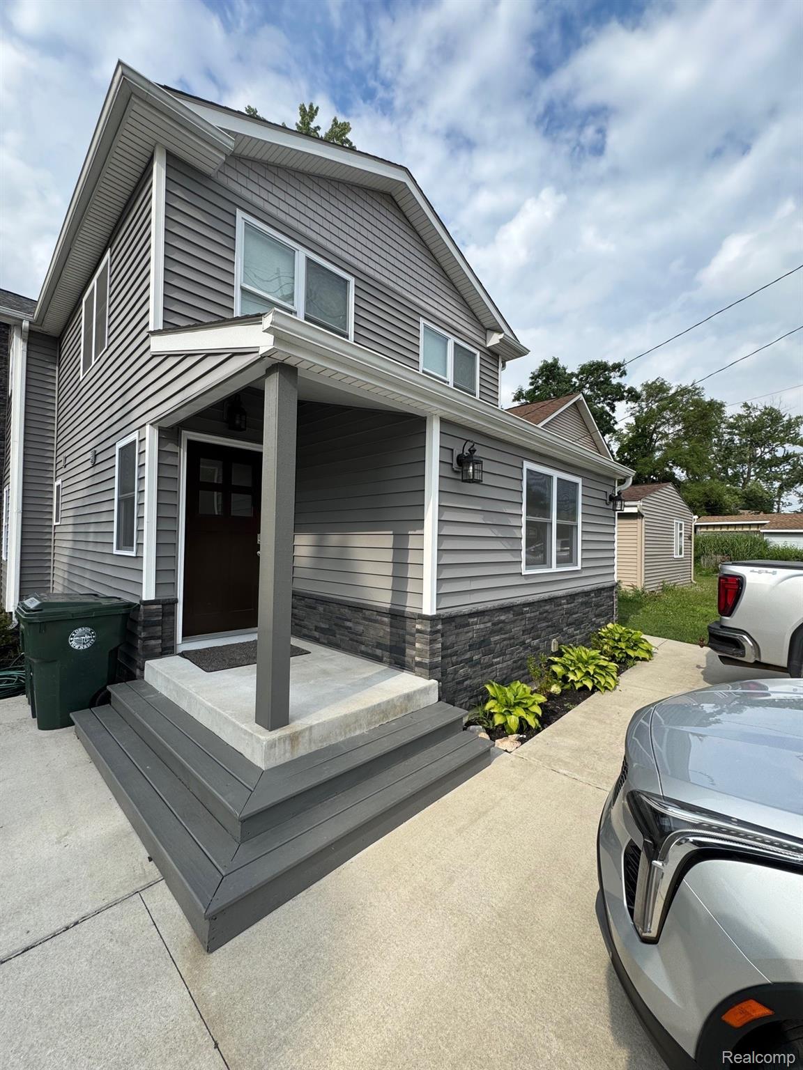 677 King Circle