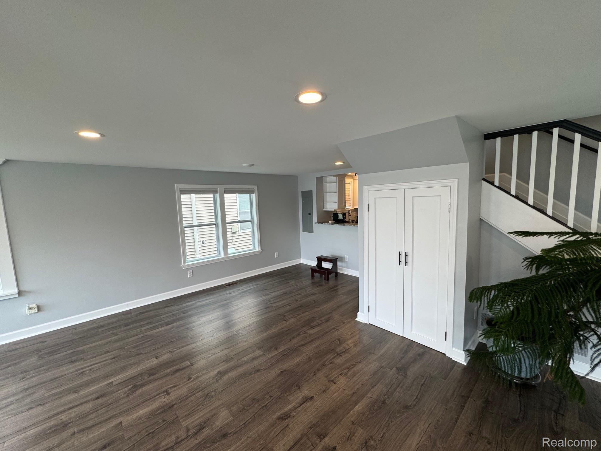 677 King Circle