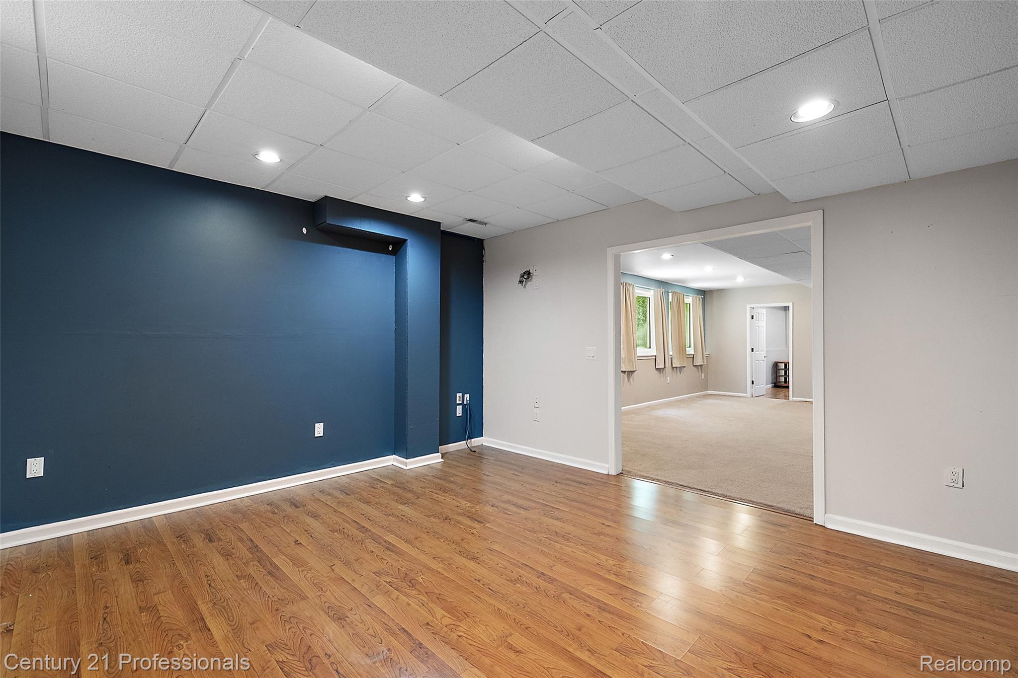 7363 Oakstone Drive