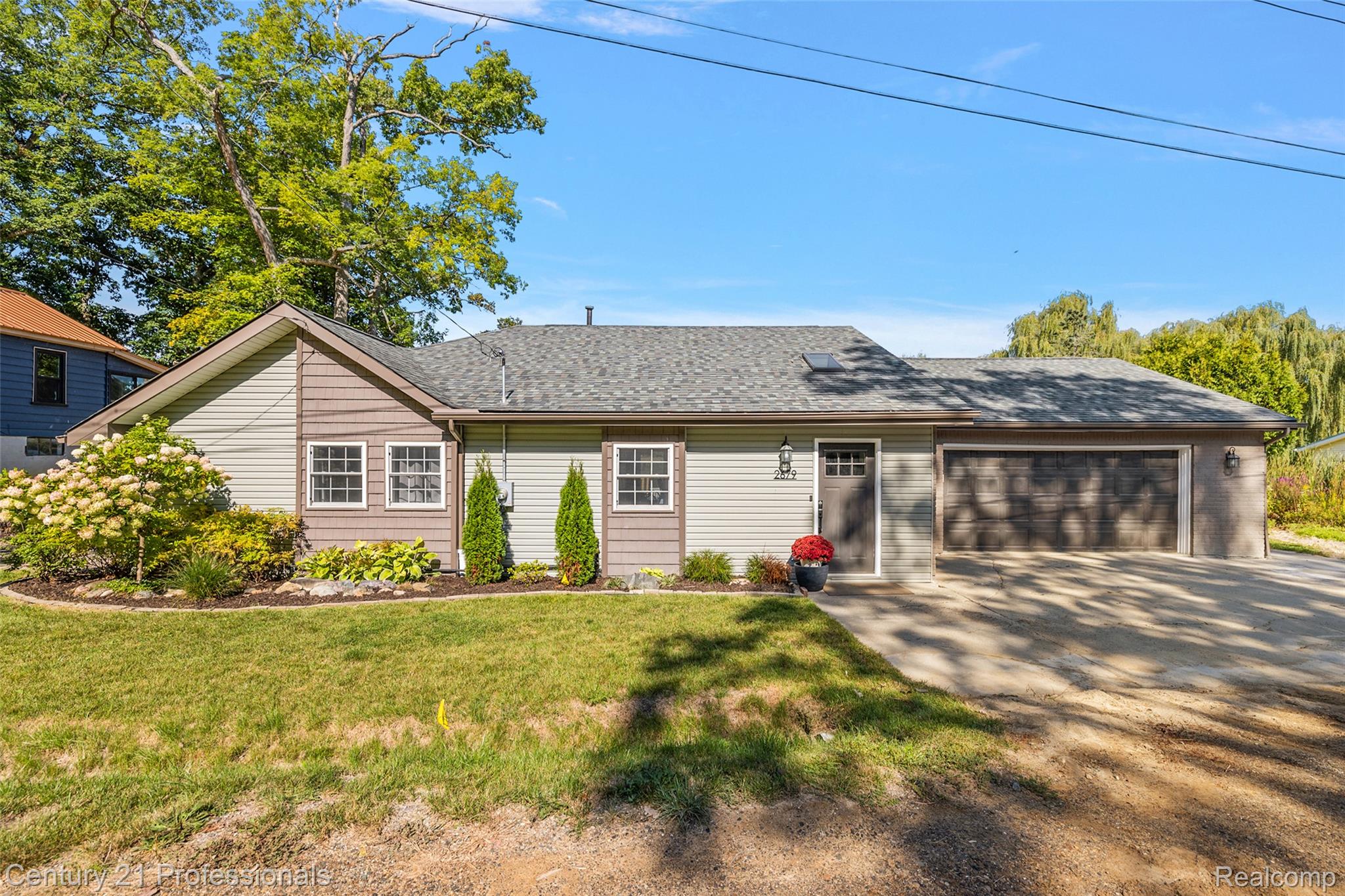 2679 Lakeview Drive