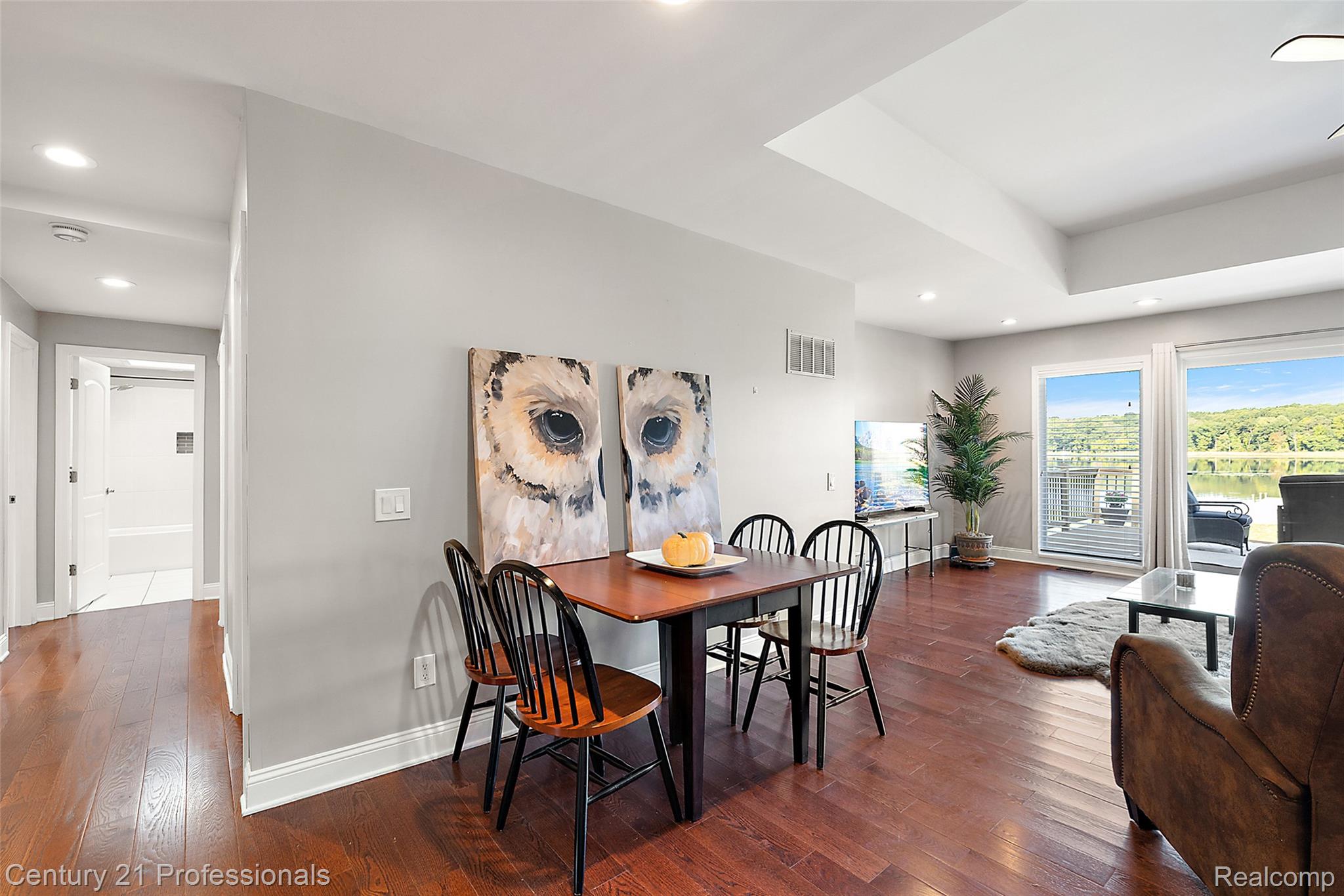 2679 Lakeview Drive