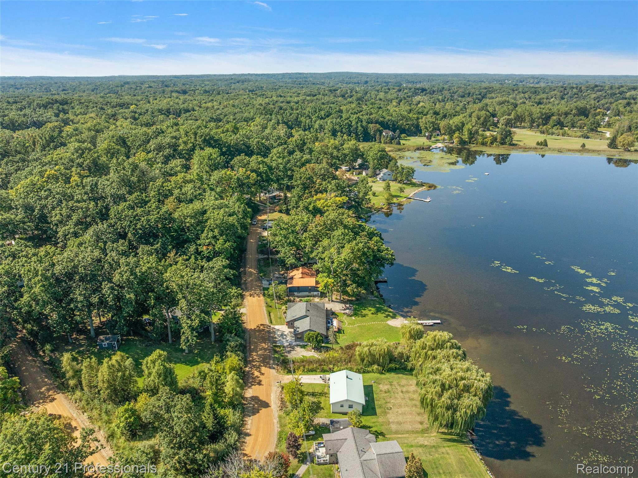 2679 Lakeview Drive