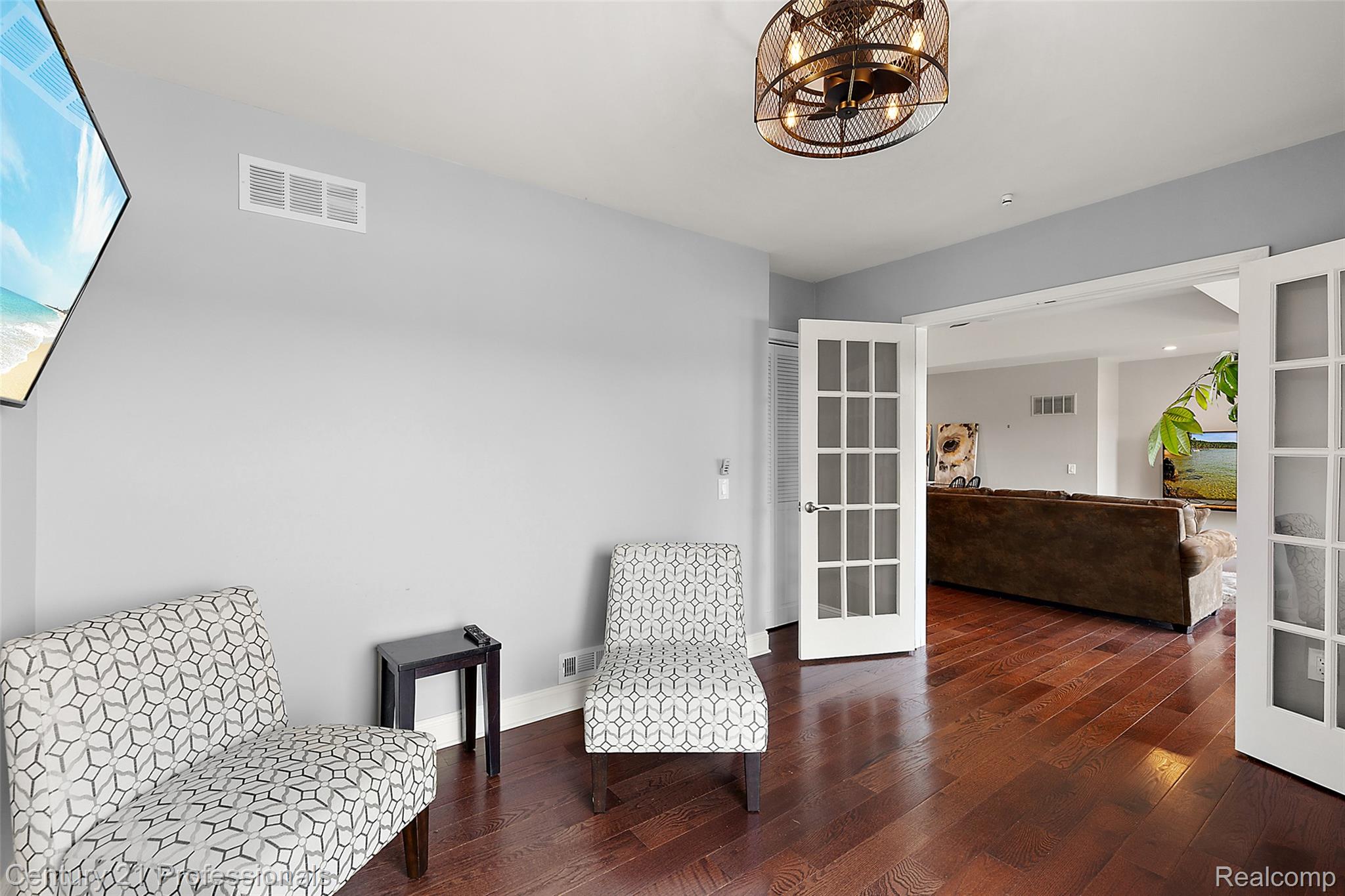 2679 Lakeview Drive