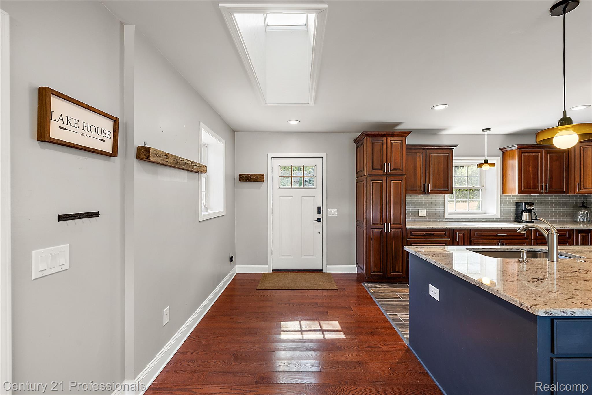 2679 Lakeview Drive