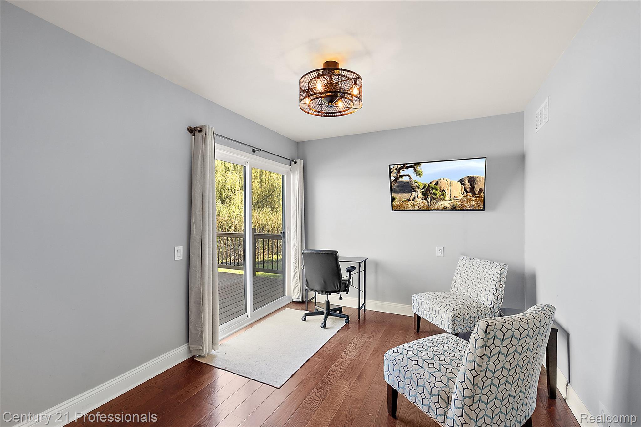 2679 Lakeview Drive
