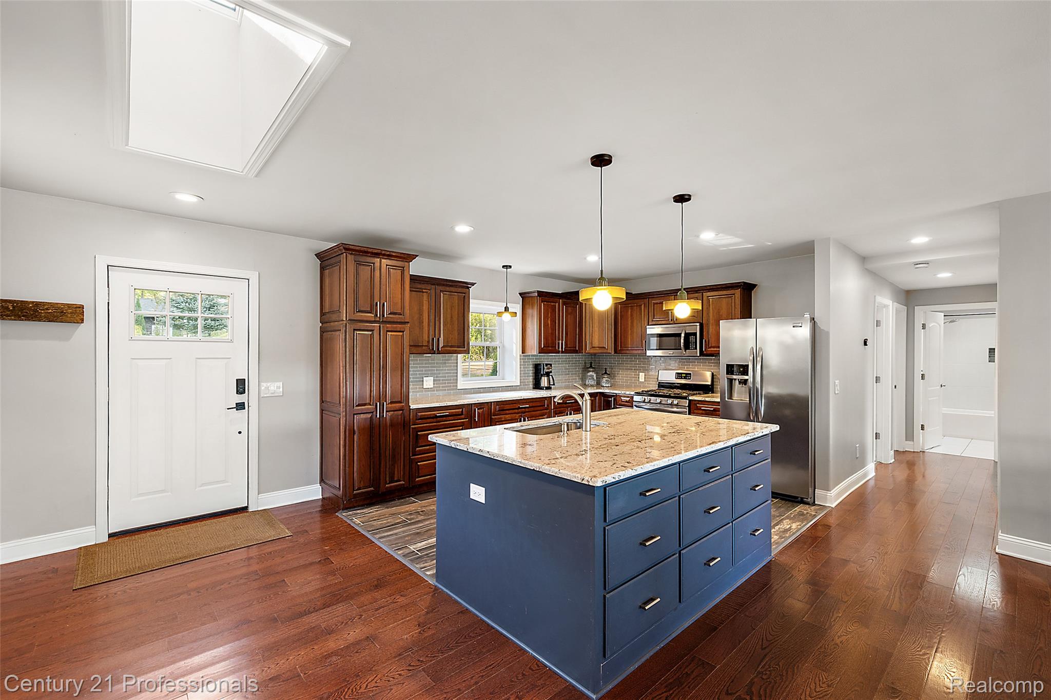 2679 Lakeview Drive