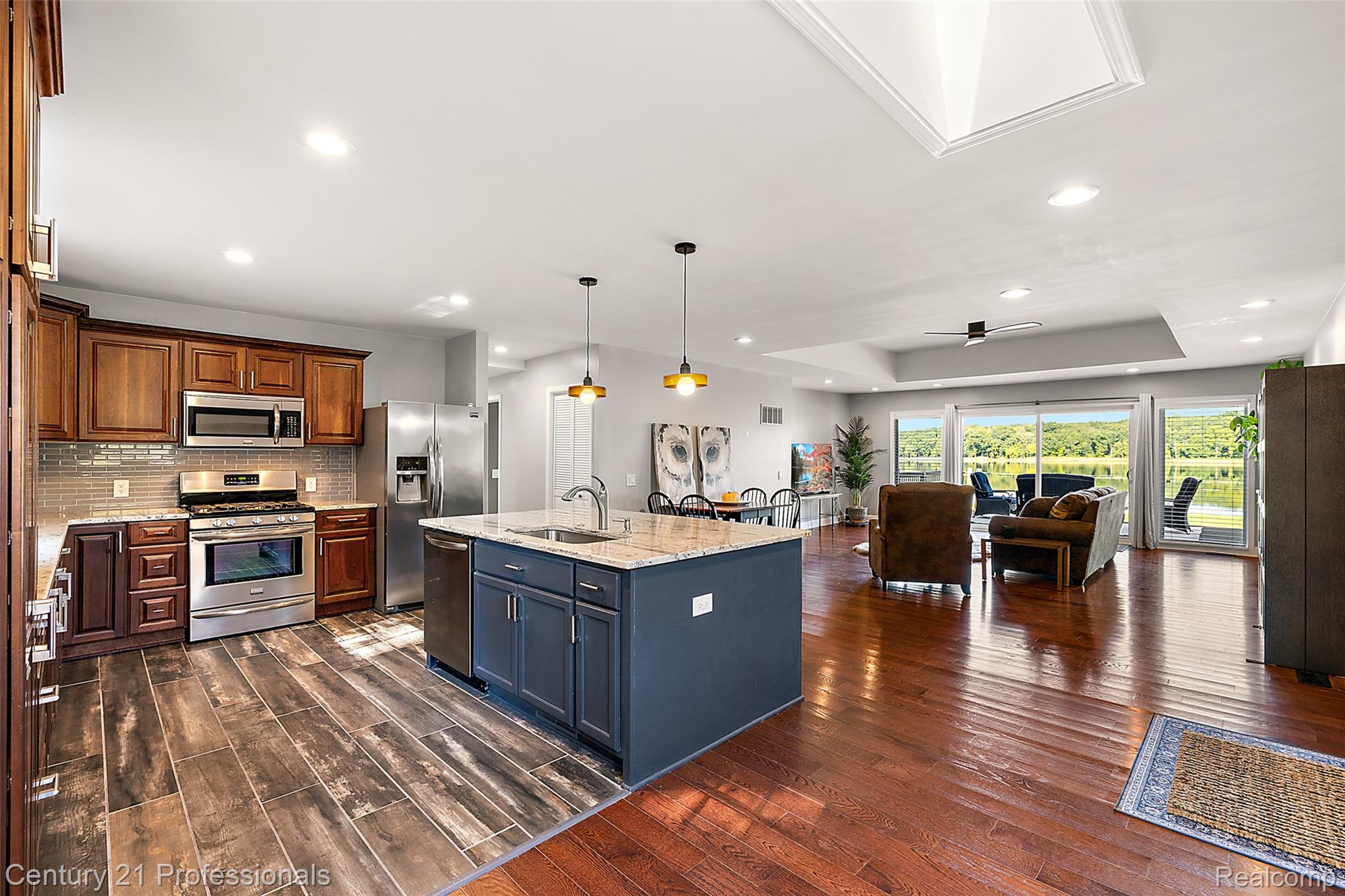 2679 Lakeview Drive