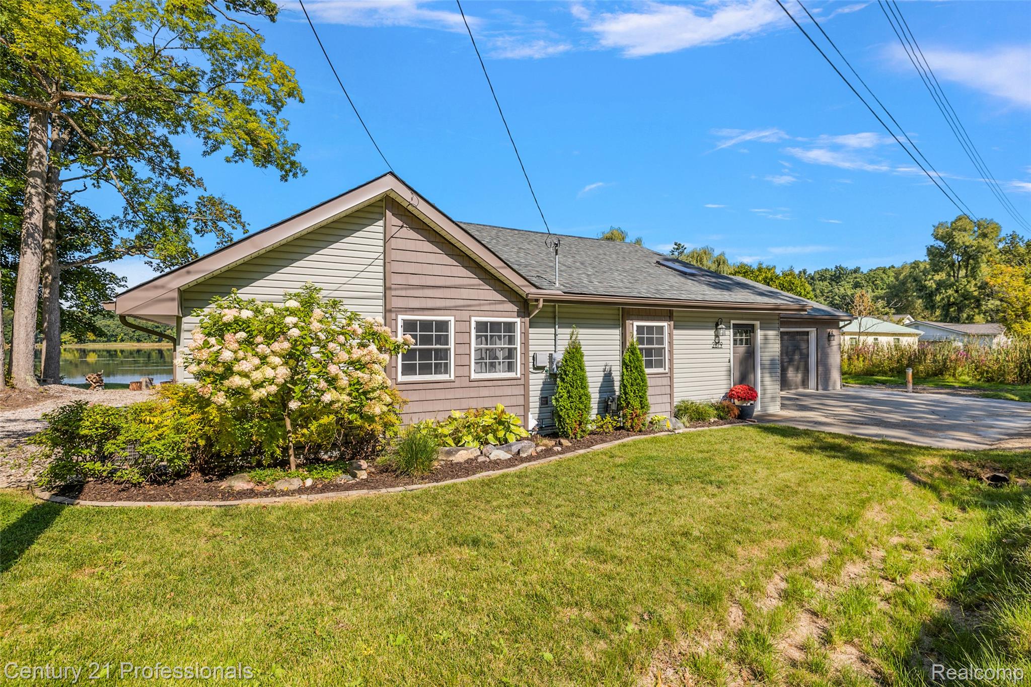 2679 Lakeview Drive