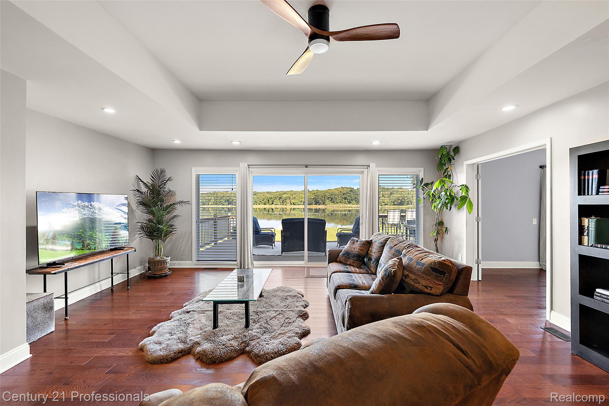 2679 Lakeview Drive