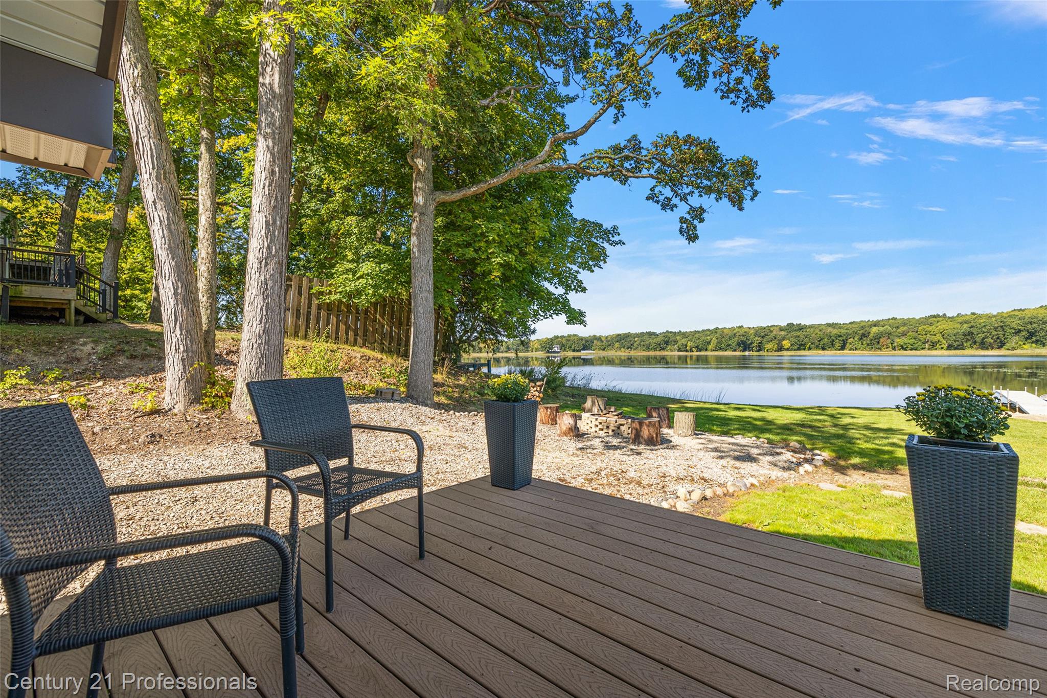 2679 Lakeview Drive