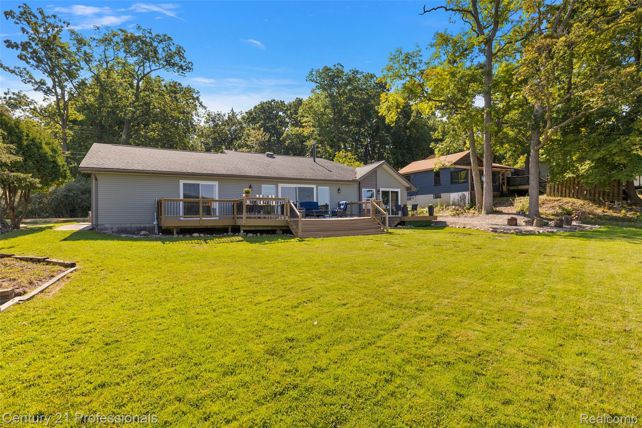 2679 Lakeview Drive