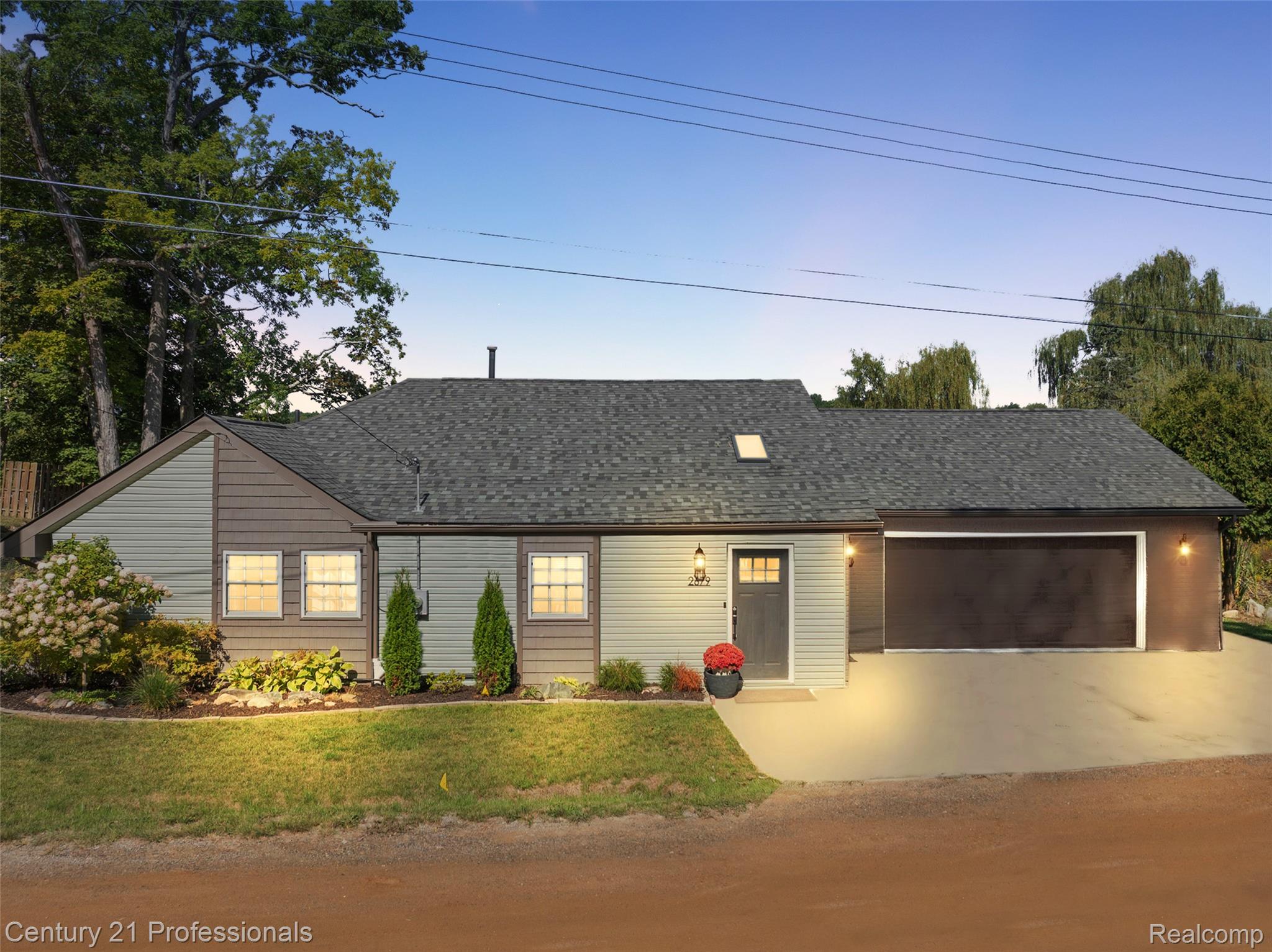 2679 Lakeview Drive