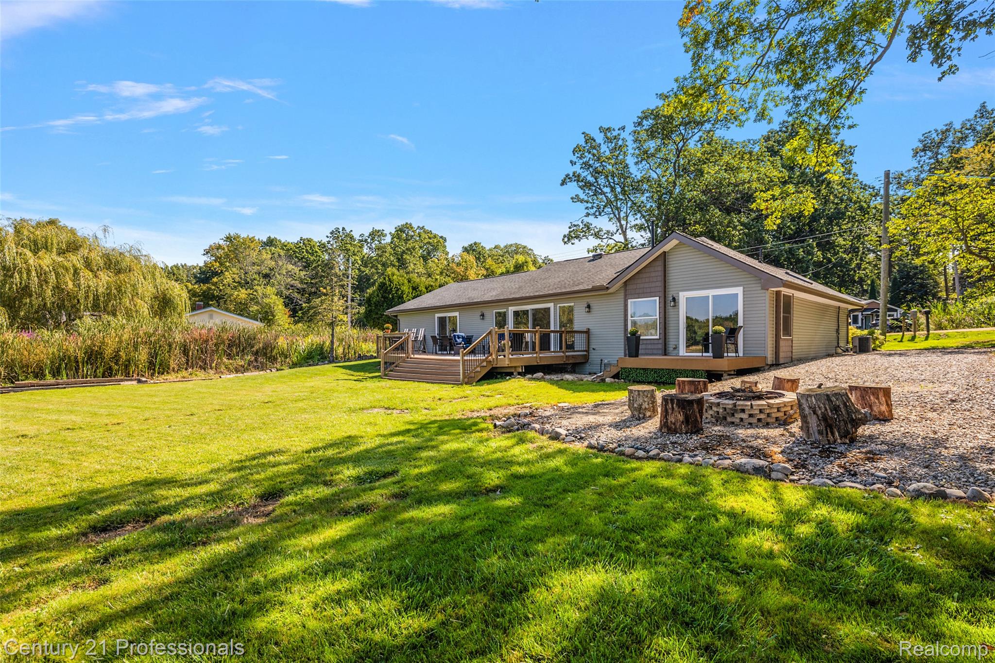 2679 Lakeview Drive
