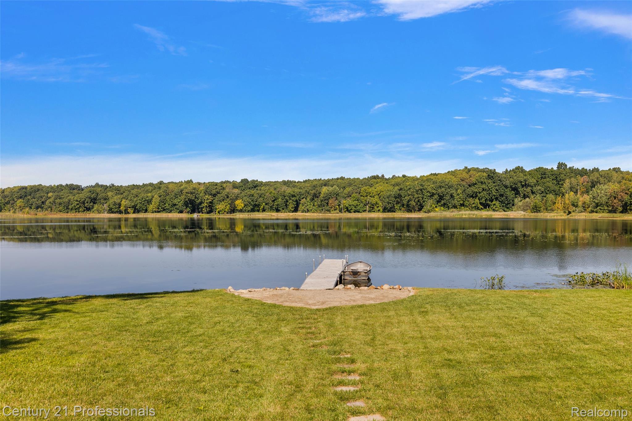 2679 Lakeview Drive