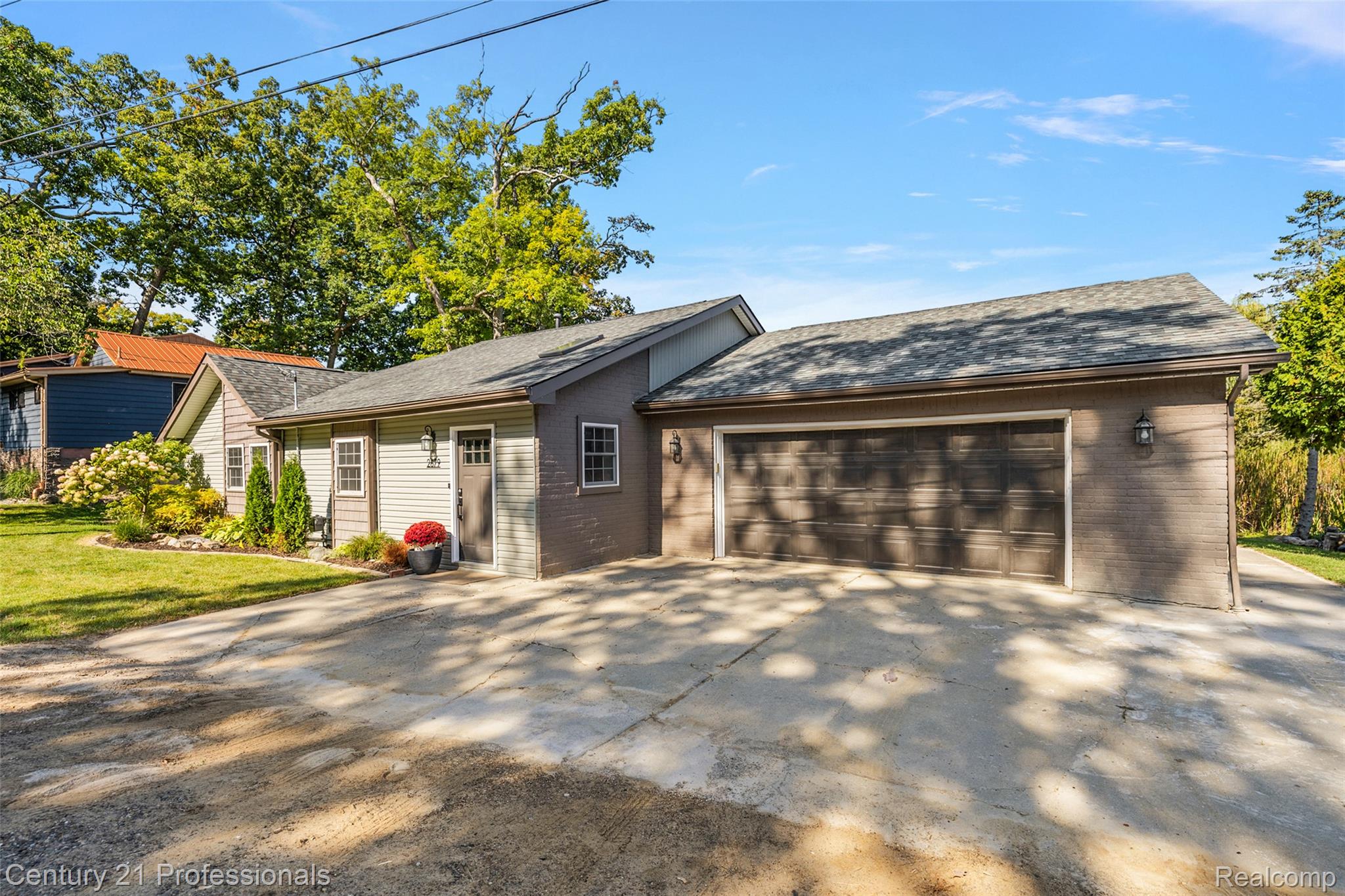 2679 Lakeview Drive