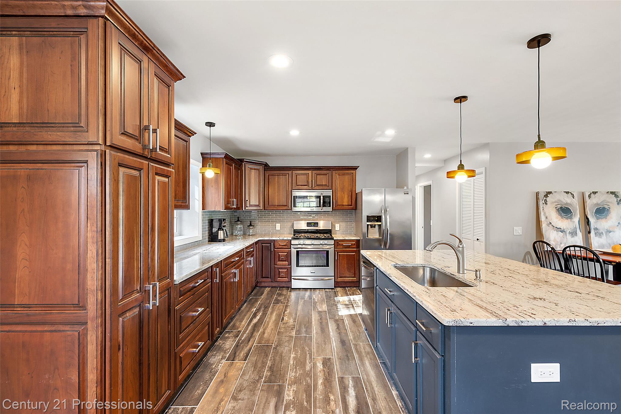 2679 Lakeview Drive
