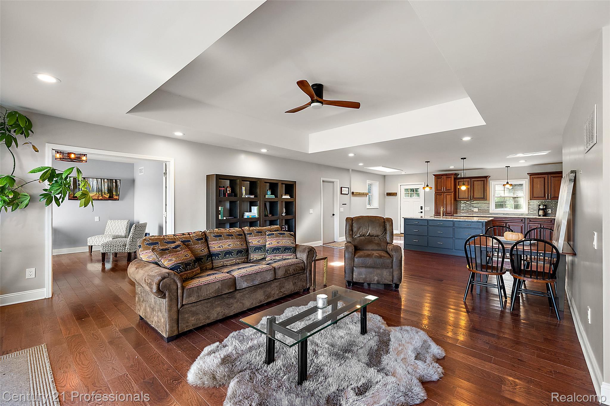 2679 Lakeview Drive