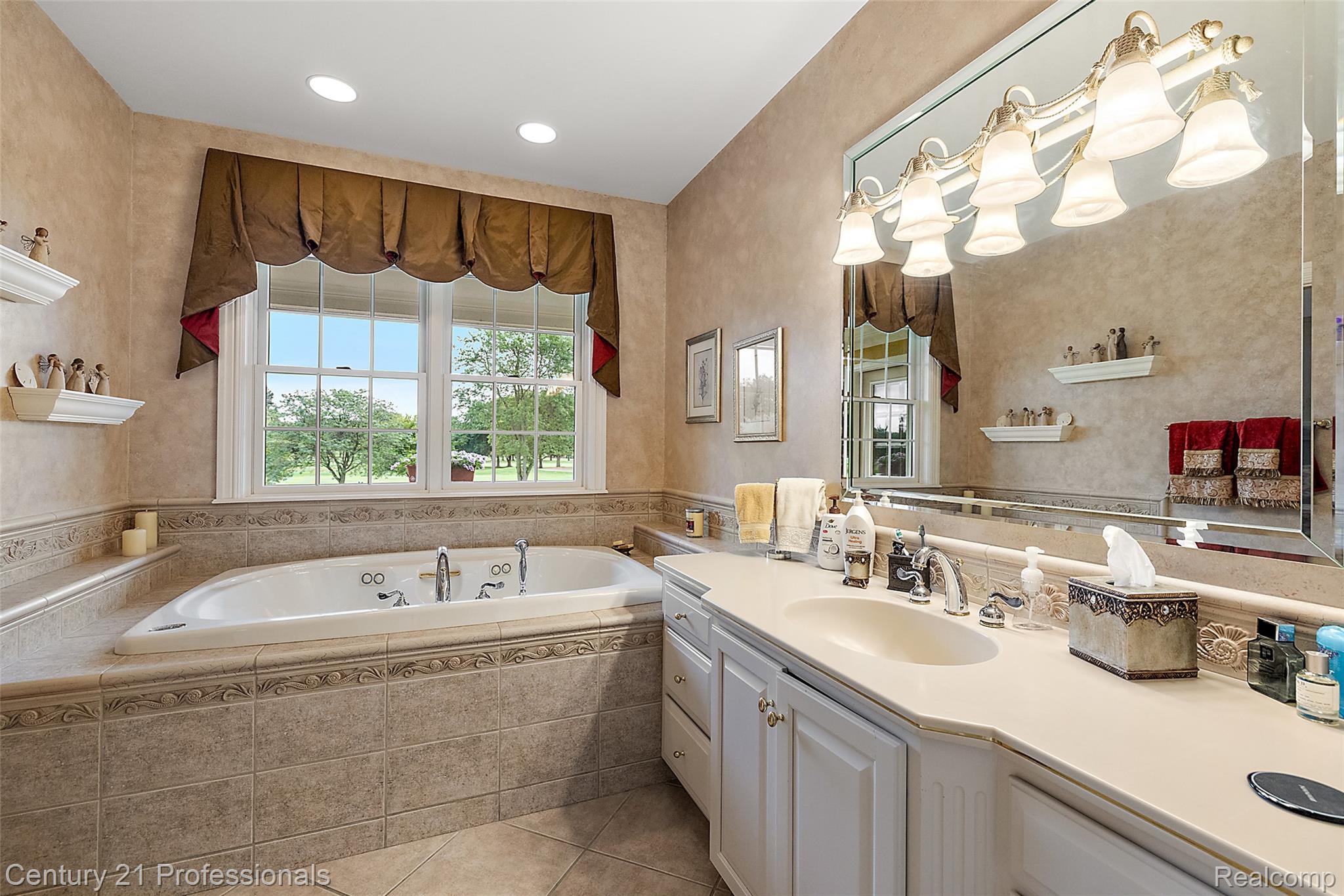9310 Fairway Trail