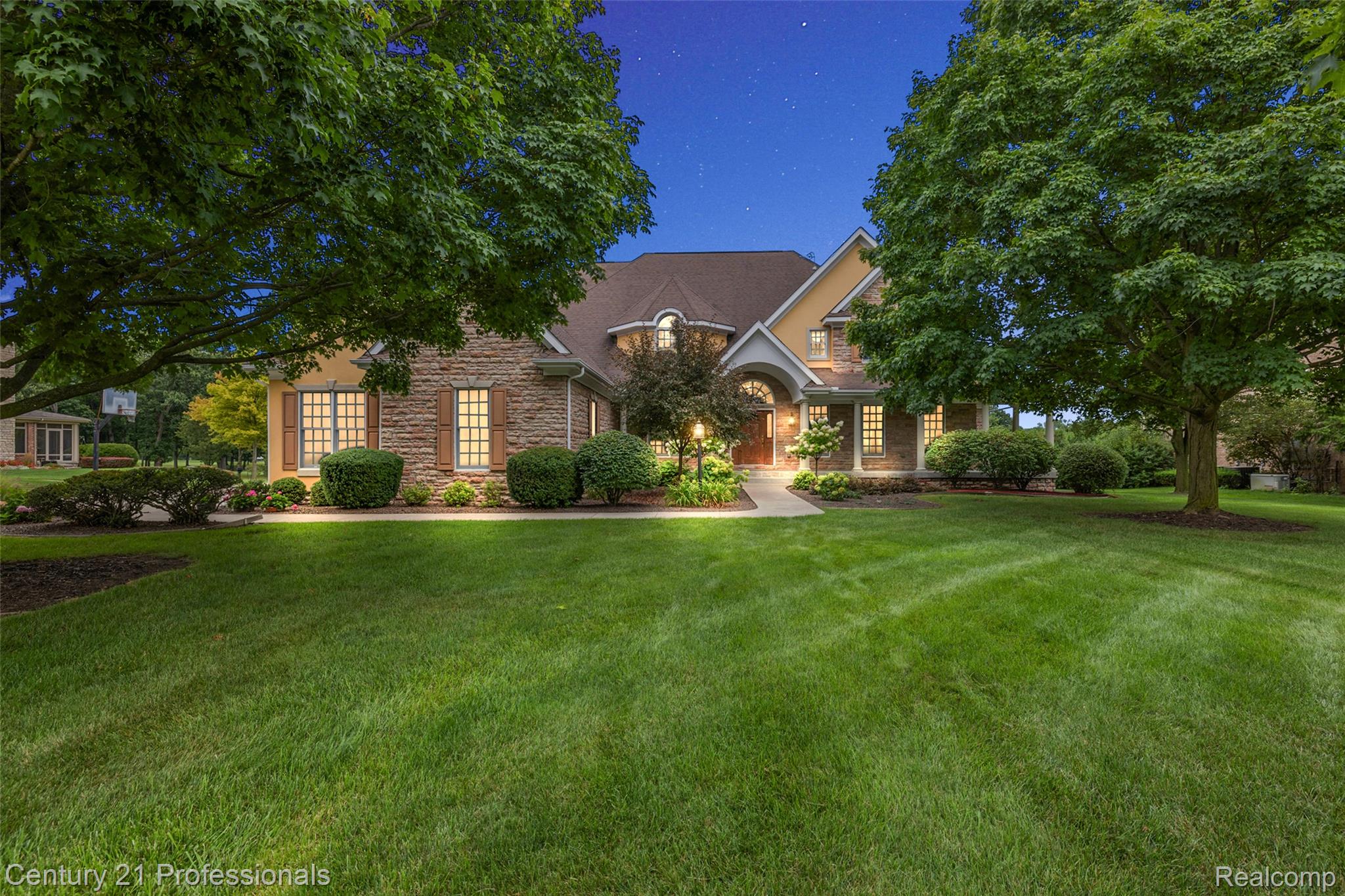 9310 Fairway Trail