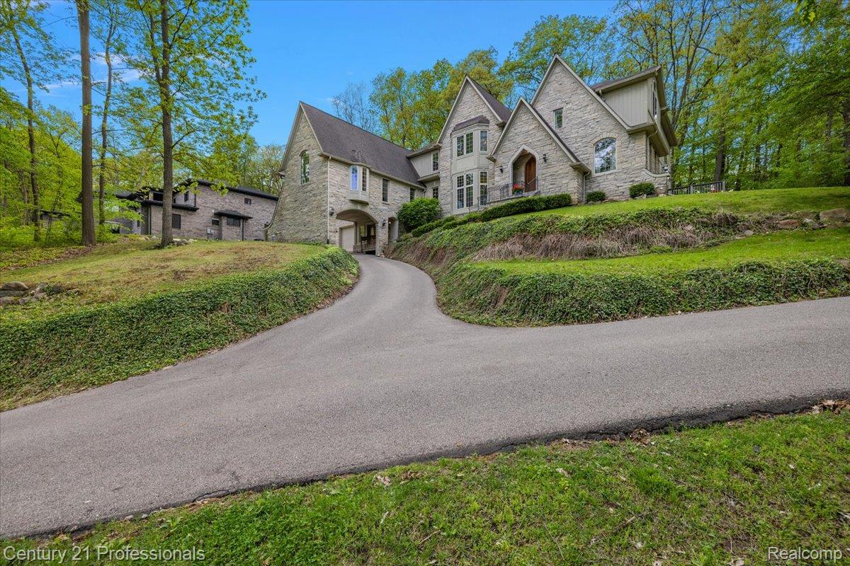 6705 College Park Drive