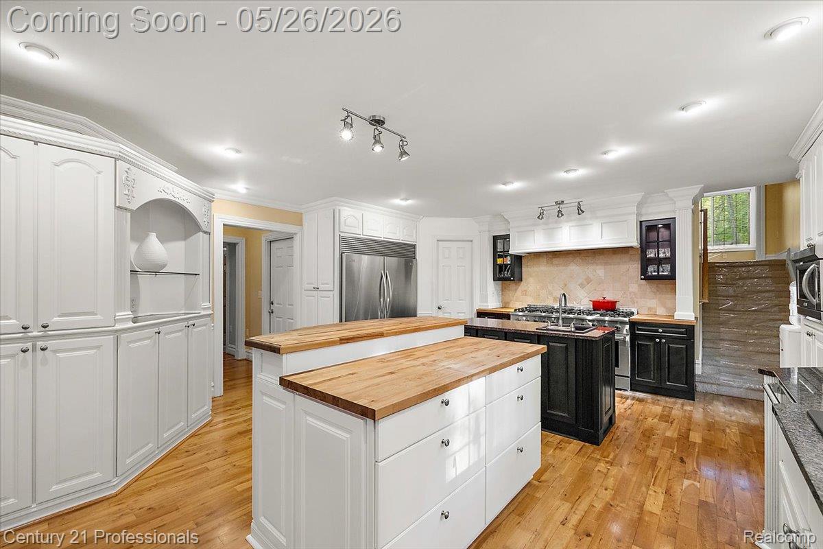 6705 College Park Drive