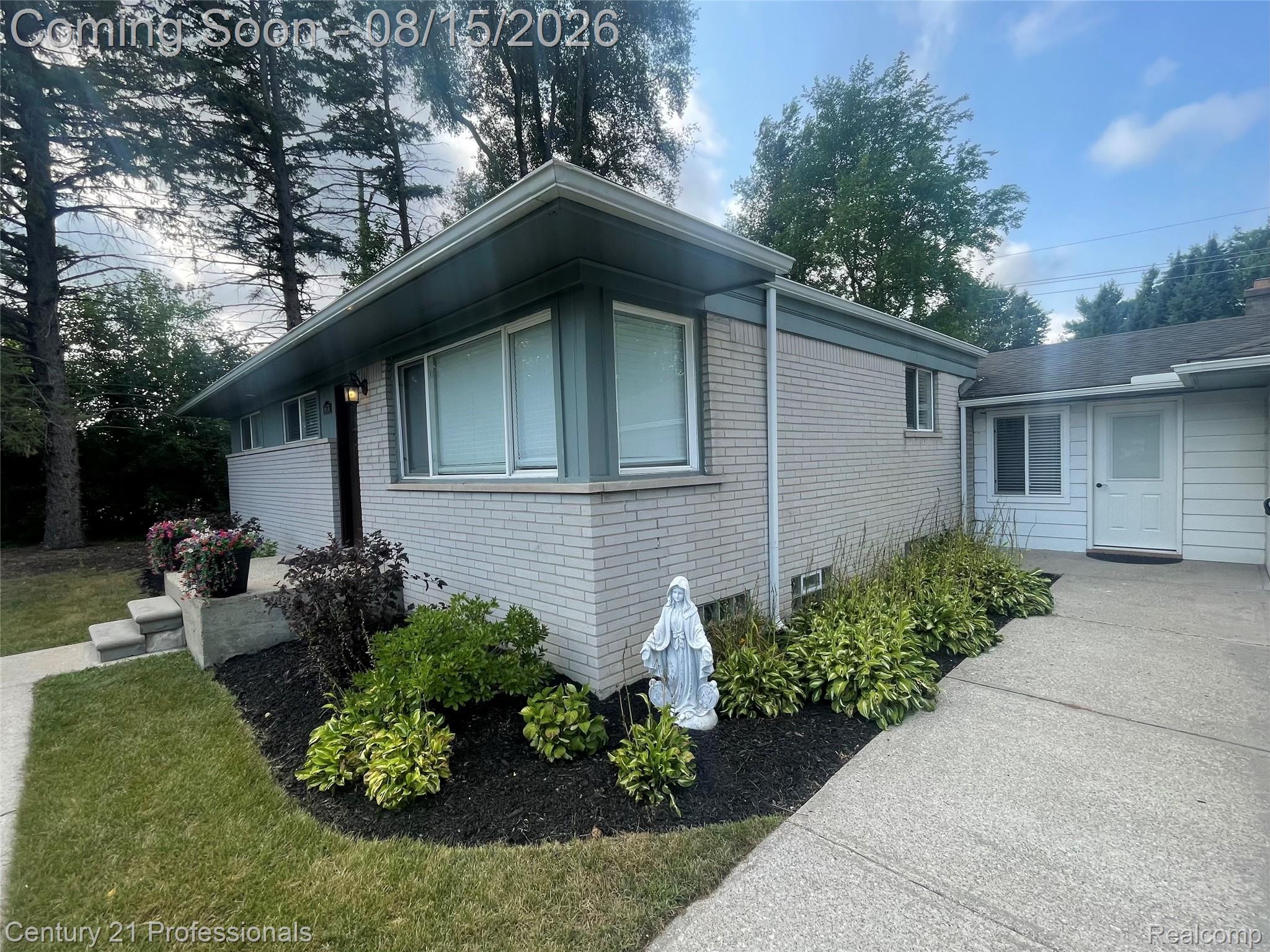 6676 Northview Drive