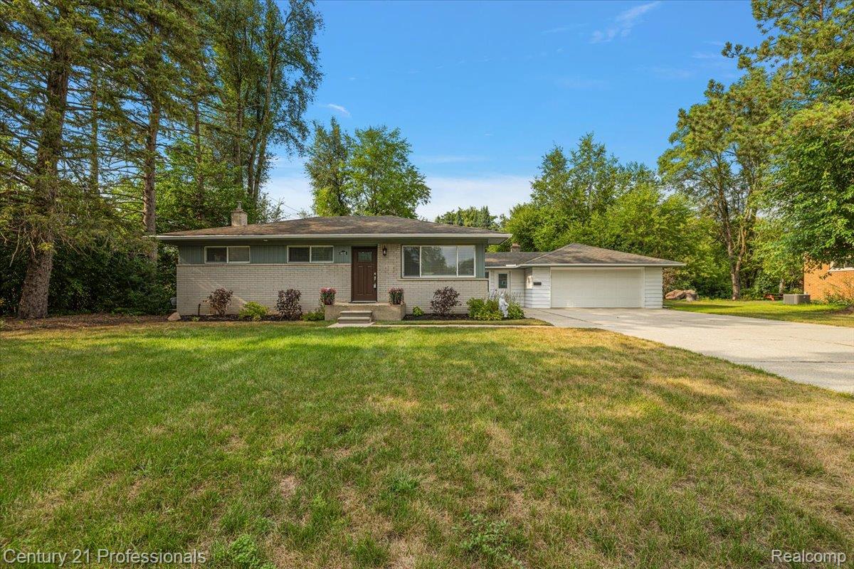 6676 Northview Drive