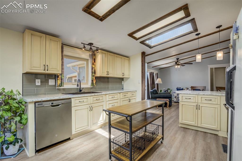 436 Calle De La Nieva