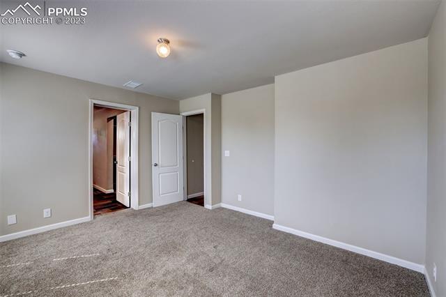 7653 Crested Jay Point