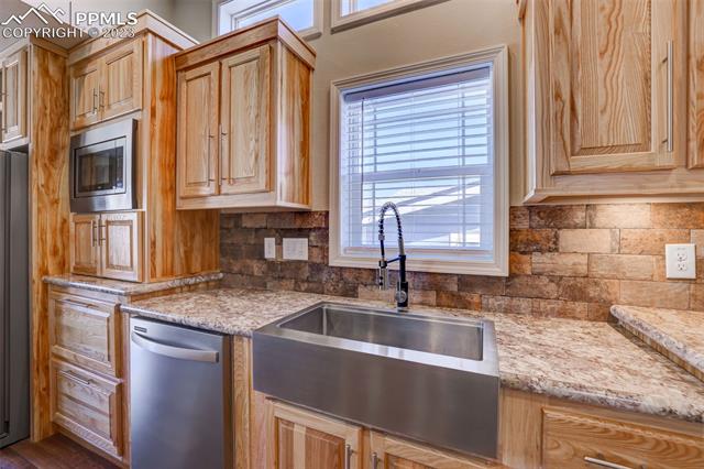 7653 Crested Jay Point