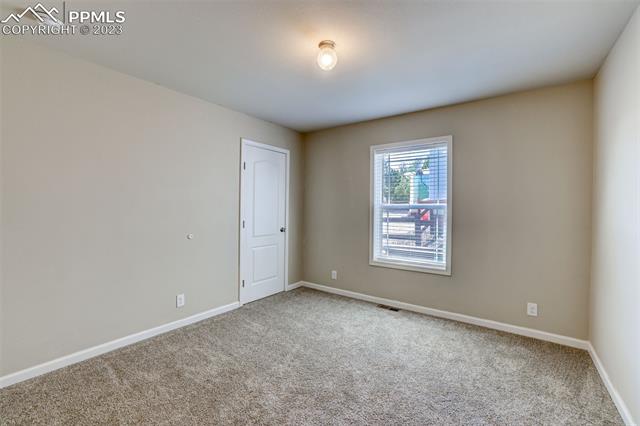 7653 Crested Jay Point