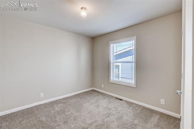 7653 Crested Jay Point