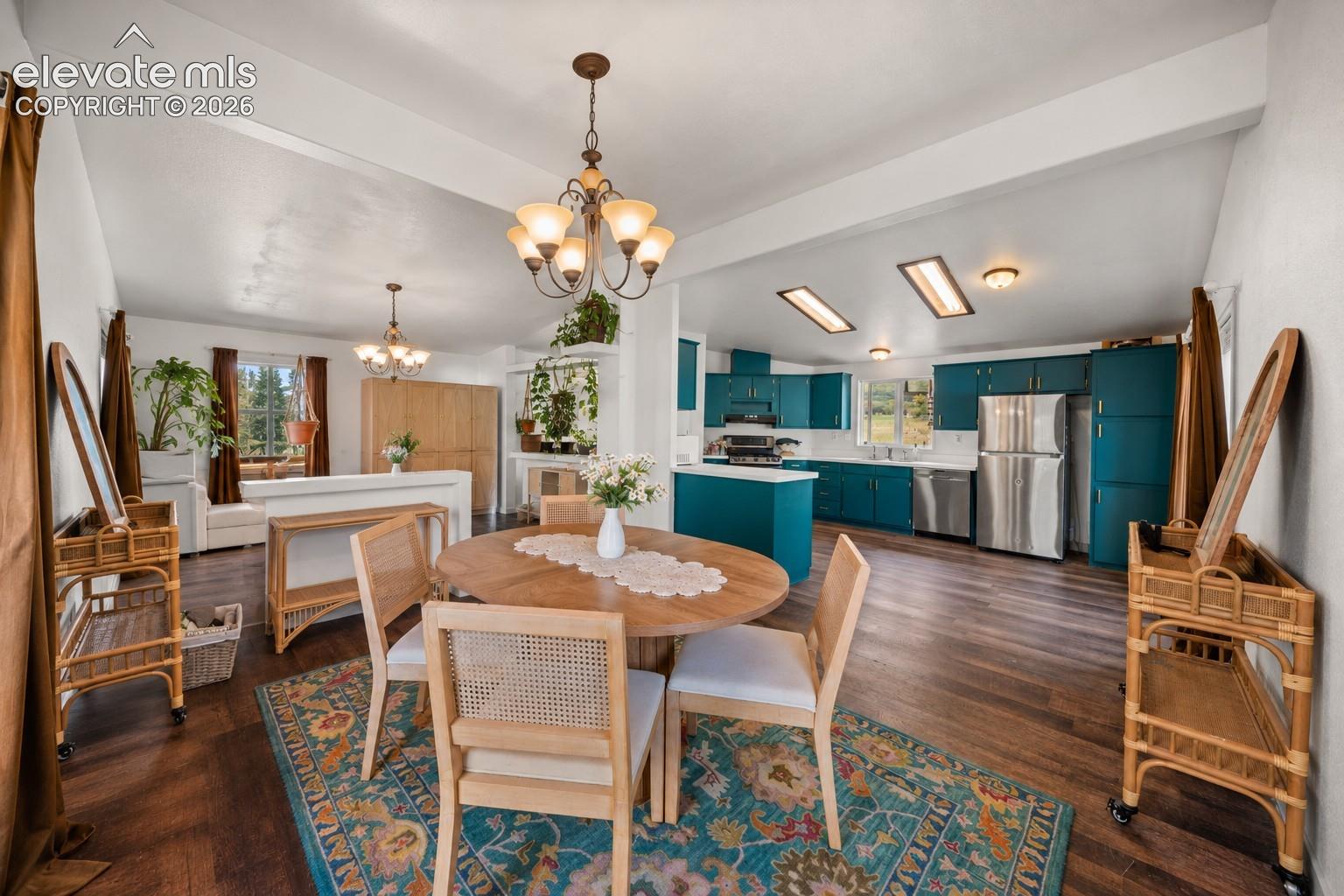 464 Hackamore Drive