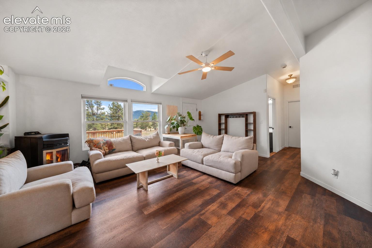 464 Hackamore Drive