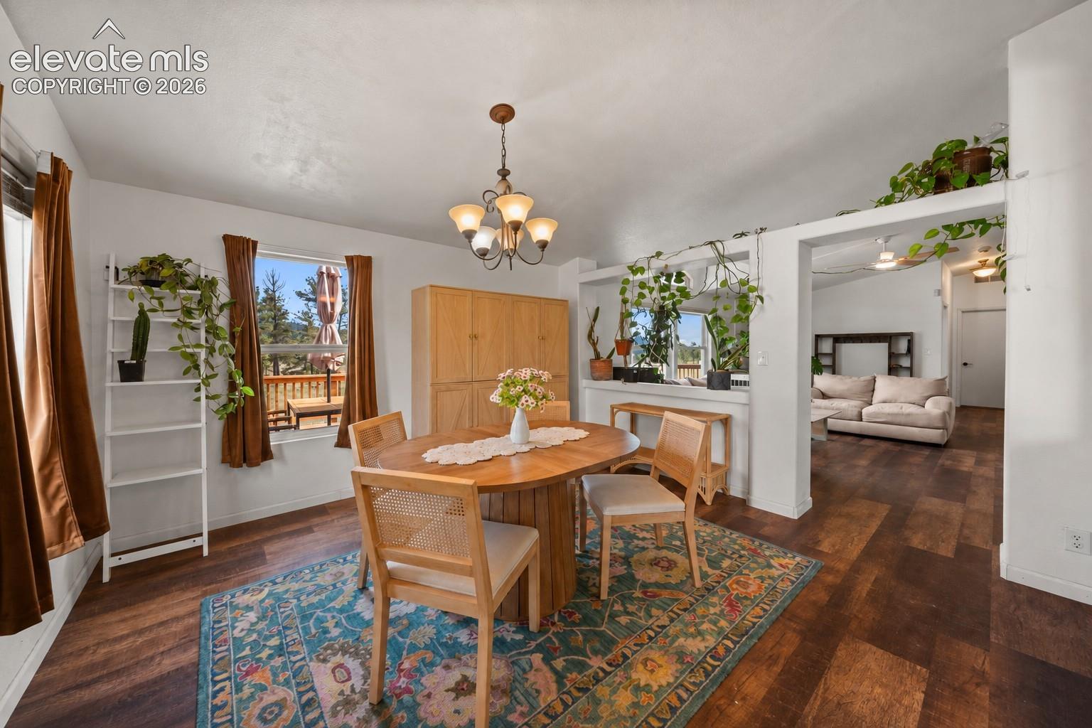 464 Hackamore Drive