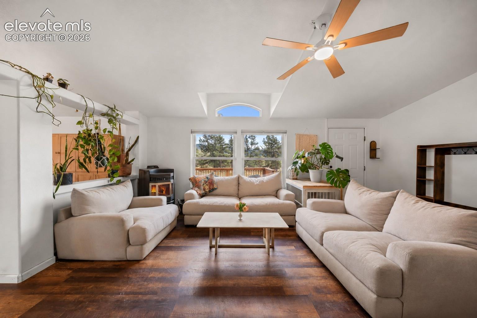 464 Hackamore Drive