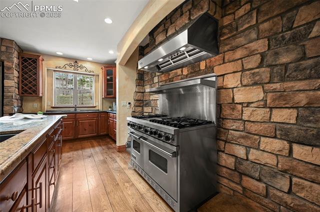 1300 W Midland Avenue